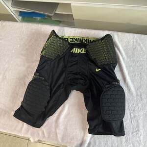 Nike Pro Combat Hyperstrong Football Girdle Compression Shorts Padded Size 2XL